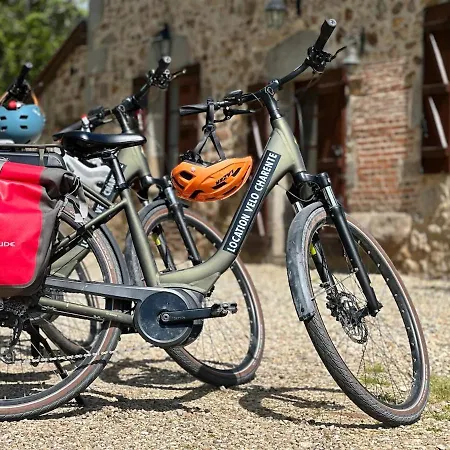 Maison Climatisee, Espace Velos Ou Motos Securise *