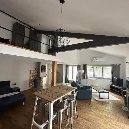 Ferienhaus Maison Climatisee, Espace Velos Ou Motos Securise Cognac